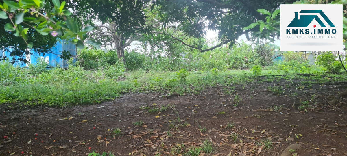 Terrain à LE LAMENTIN