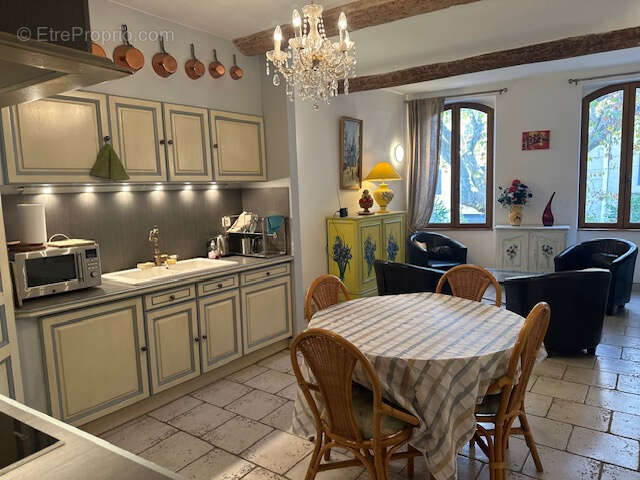 Maison à L&#039;ISLE-SUR-LA-SORGUE