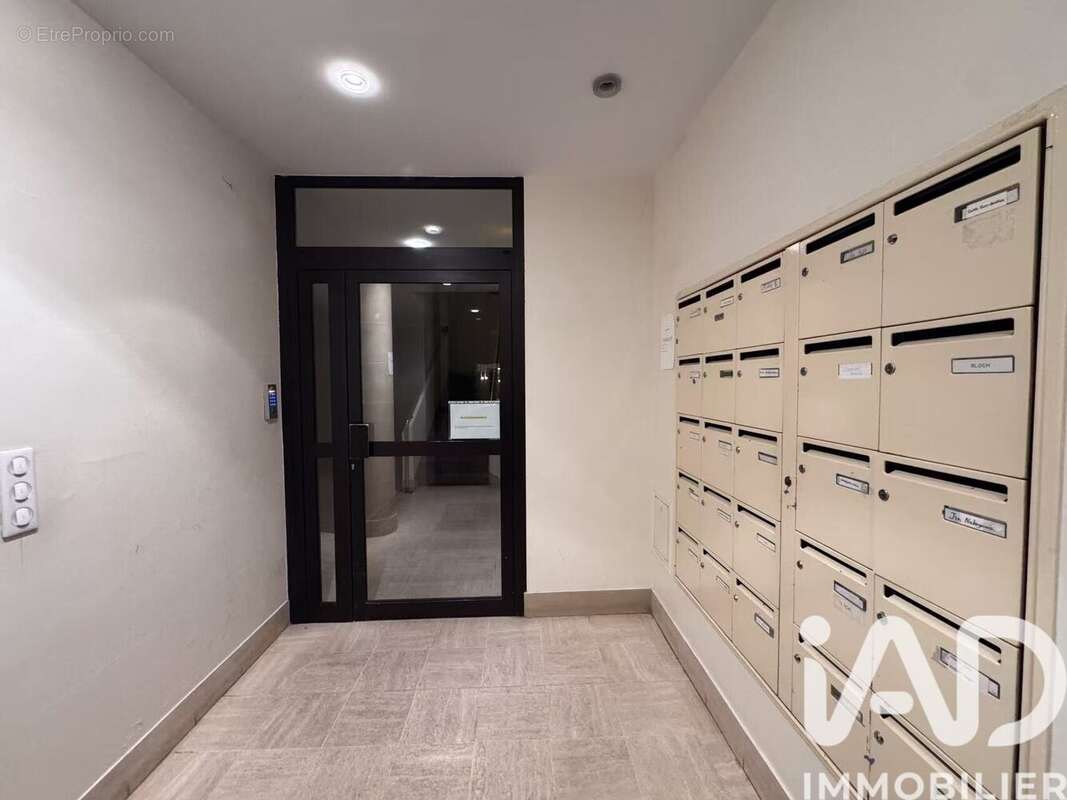 Photo 2 - Appartement à PARIS-8E