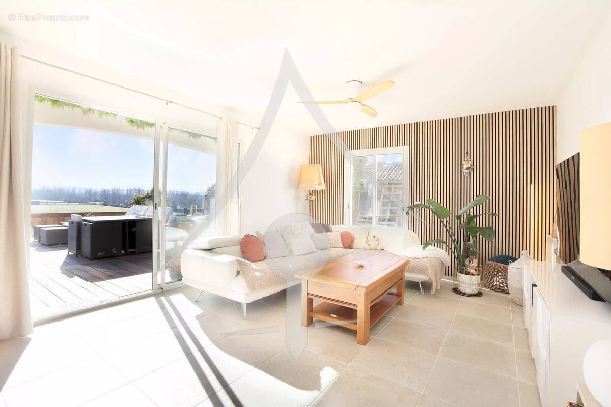 Maison à LAVERNOSE-LACASSE