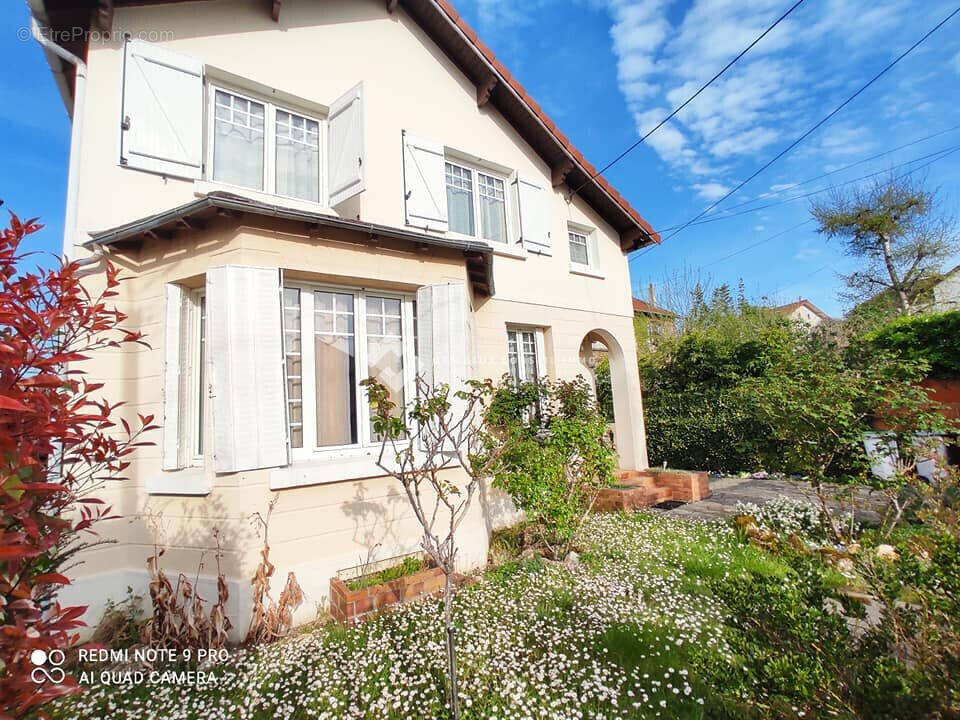 Maison à VIGNEUX-SUR-SEINE