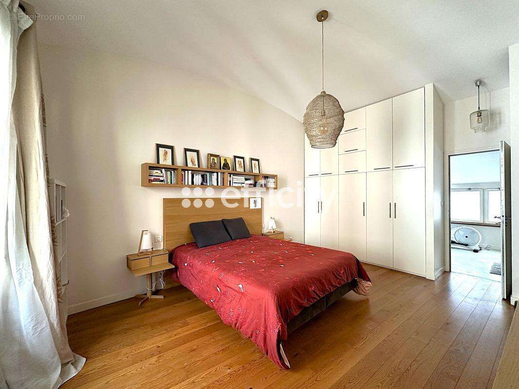 Appartement à PARIS-11E