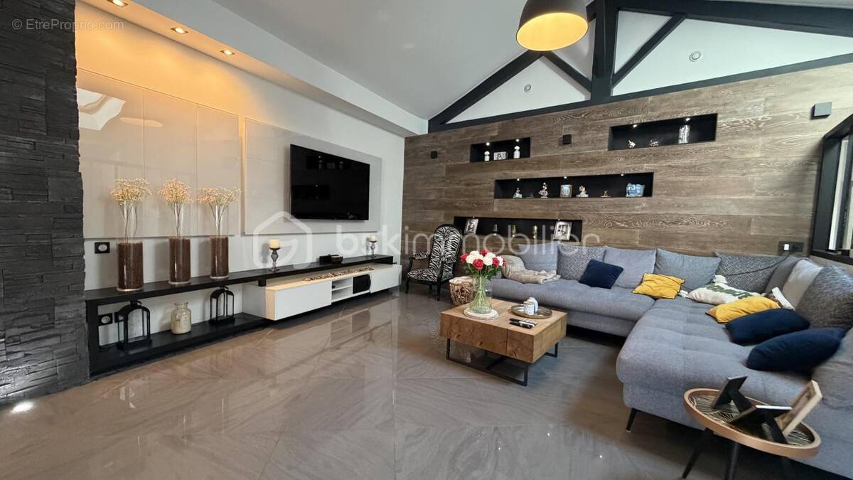 Maison à ROMANS-SUR-ISERE