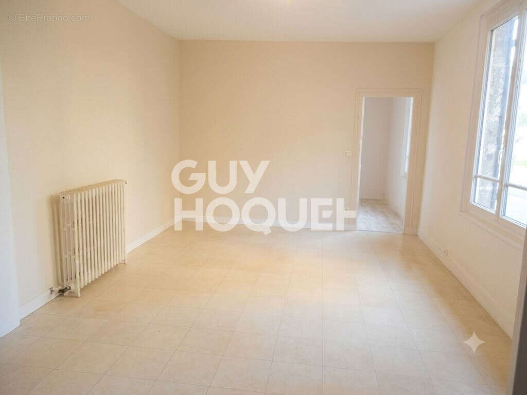 Appartement à IVRY-LA-BATAILLE