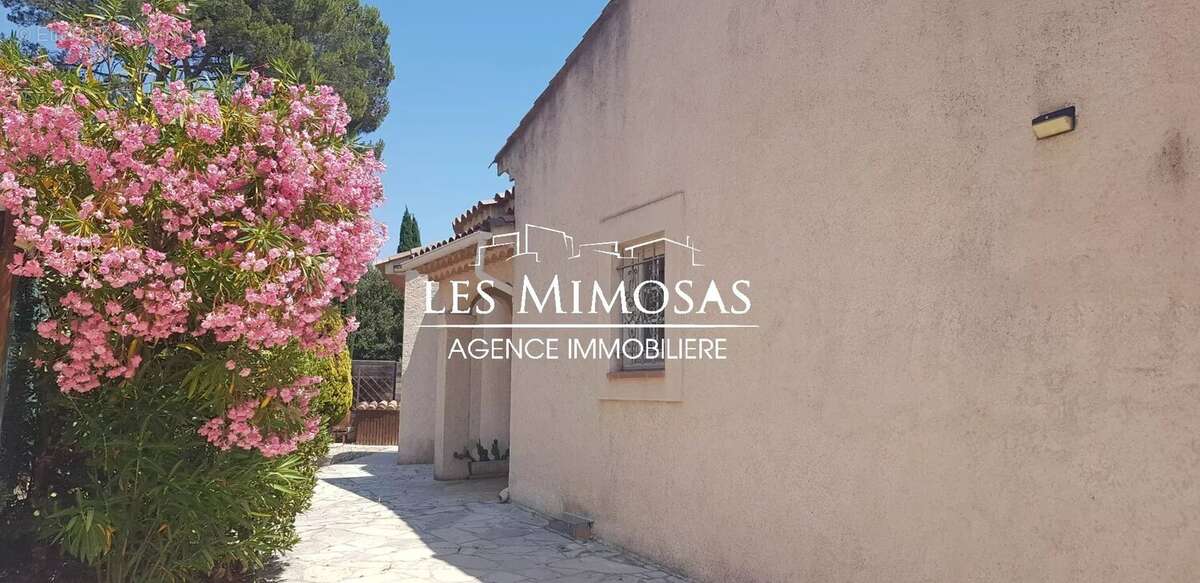Maison à LE MUY