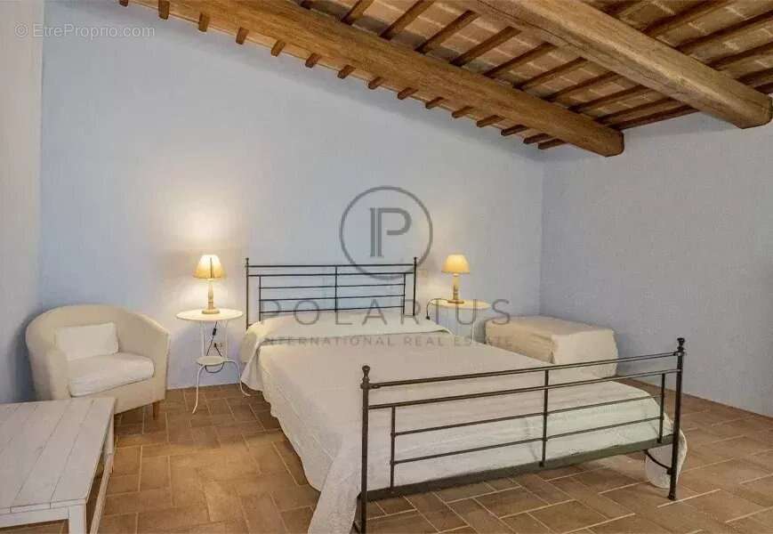 Ferme avec appartements, laboratoire de transformation et boutique à la ferme — Le Marche - photo 32