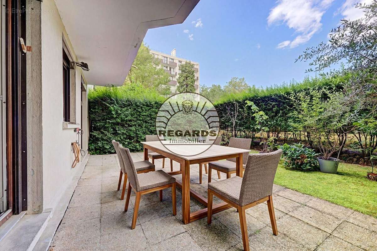 Appartement à MONTROUGE