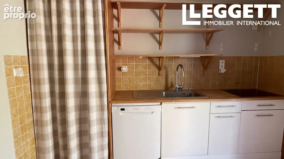 Charmante maison de bourg de 98 m² avec trois chambres et un joli jardin à Saint-Lô-d’Ourville - photo 5
