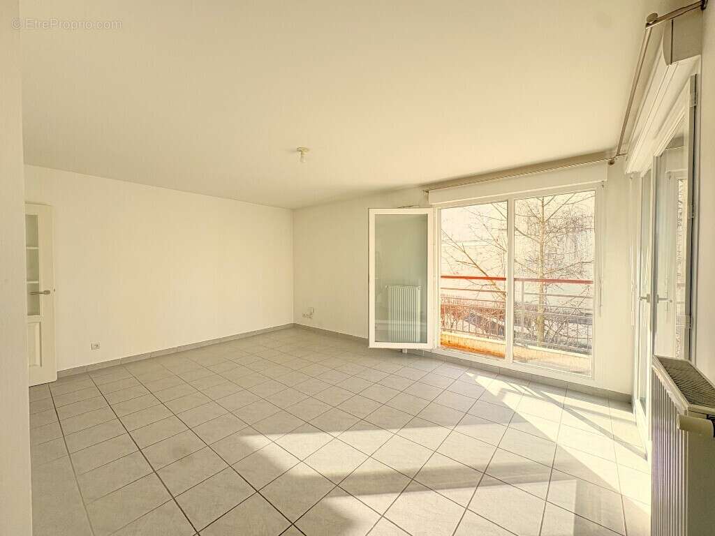 Appartement à SEYNOD