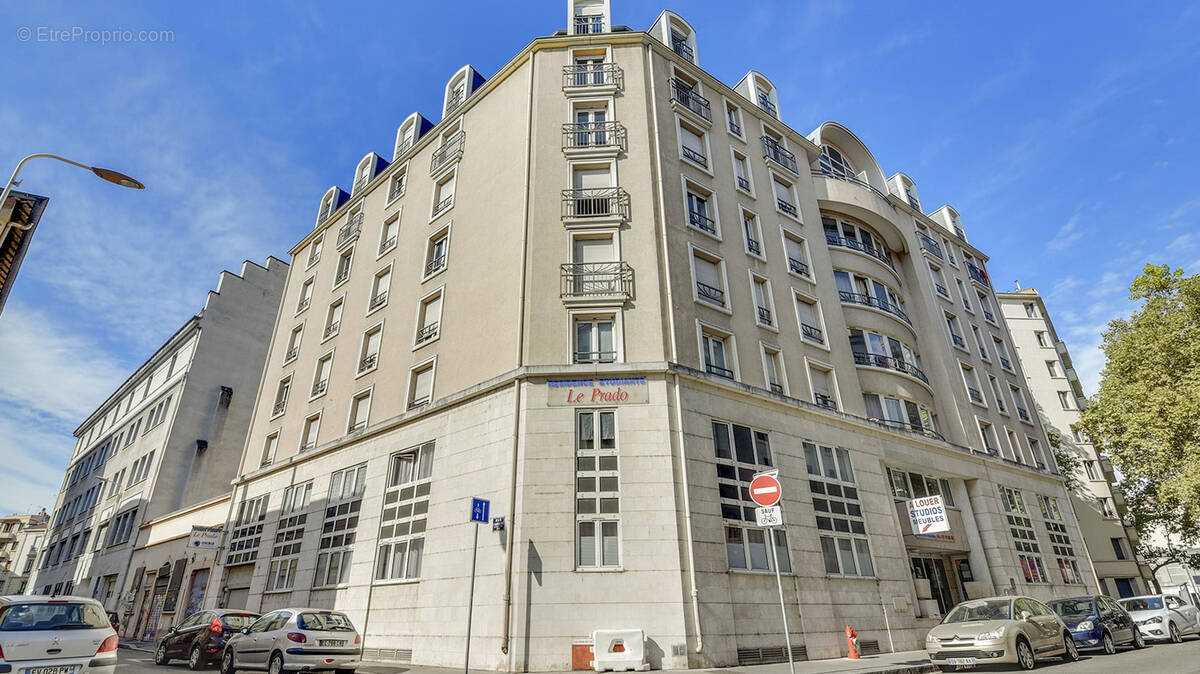 Appartement à PIERRE-BENITE