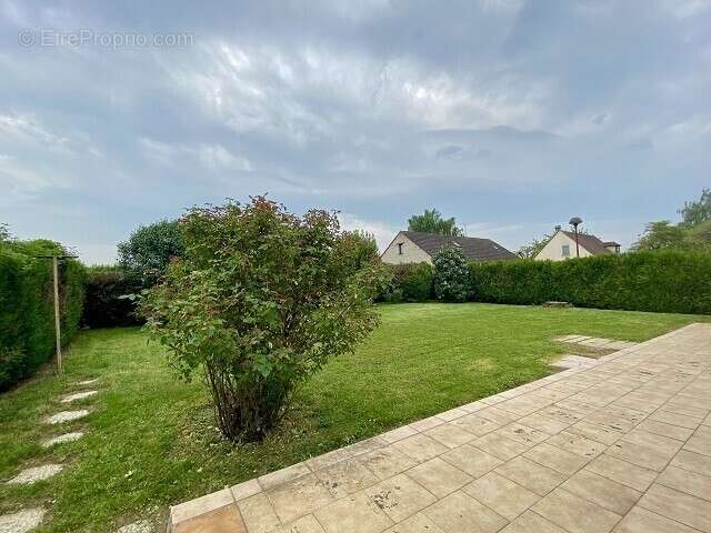 Maison à ESTREES-SAINT-DENIS