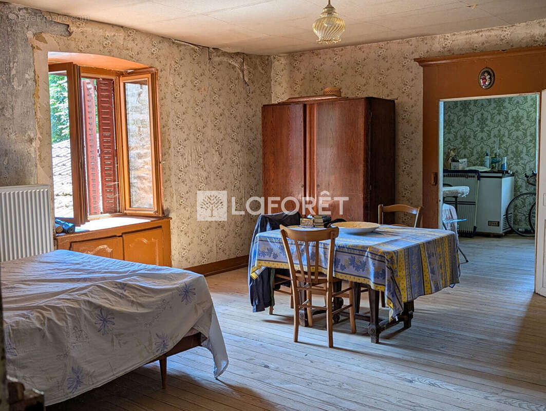 Maison à JALLERANGE