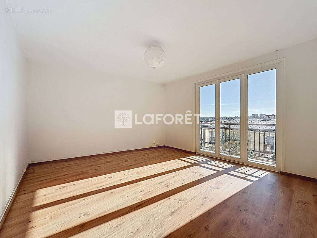 Appartement à BOURG-LA-REINE