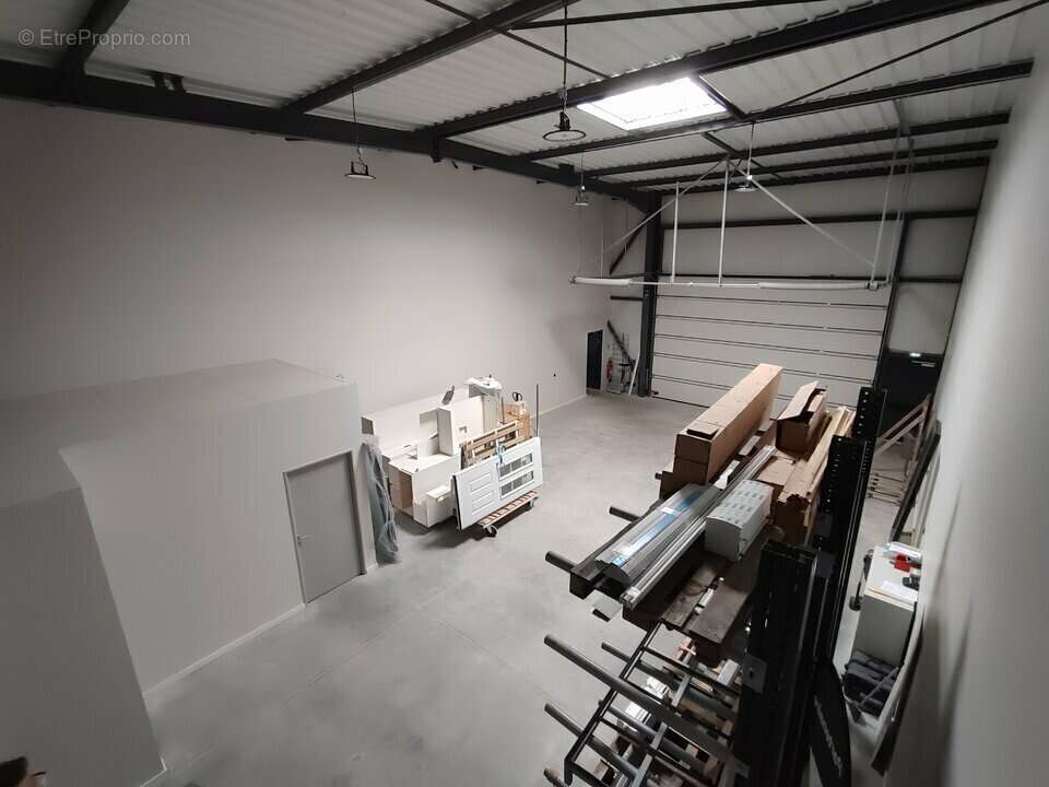 Autre à VAULX-MILIEU