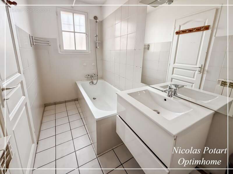 Maison 4 pièces avec cour, préau et bureau – Centre de Lacroix-Saint-Ouen - photo 8