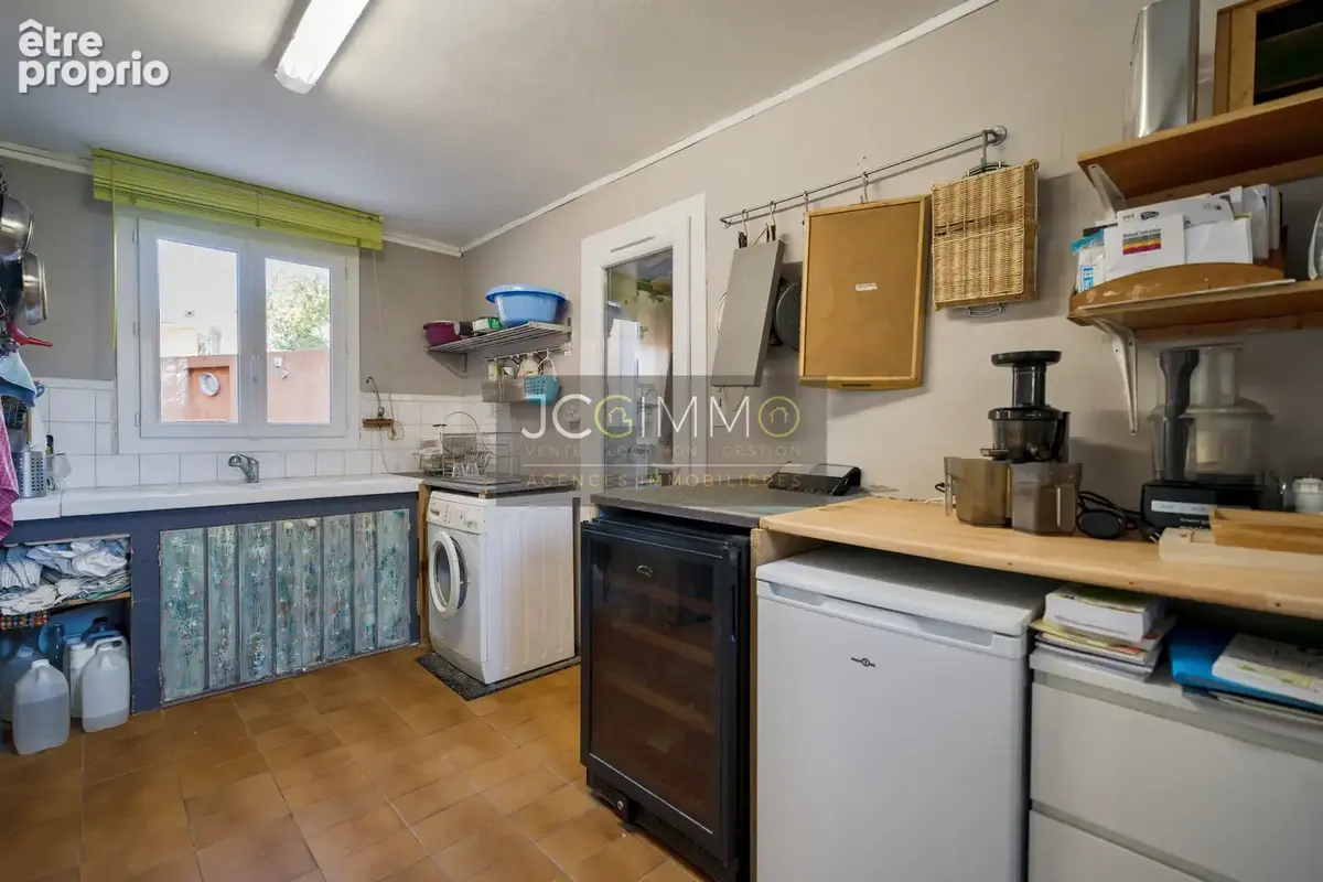 Grande maison familiale ou investissement - t6 - 4 / 5 chambres - 2 sejours - 3 sde- 3 wc - grand garage - photo 22
