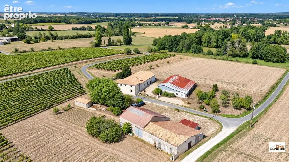 Maison 9 pièces 278 m² à vendre à Baignes-Sainte-Radegonde (16360) - photo 3