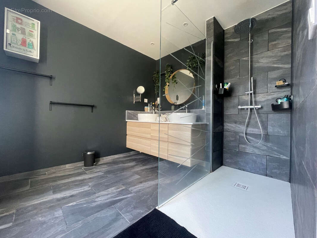 Maison à RIOM-ES-MONTAGNES