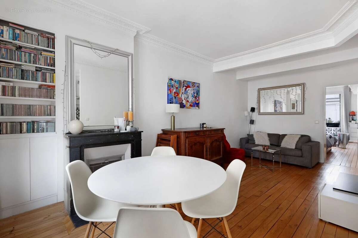 Appartement à PARIS-18E