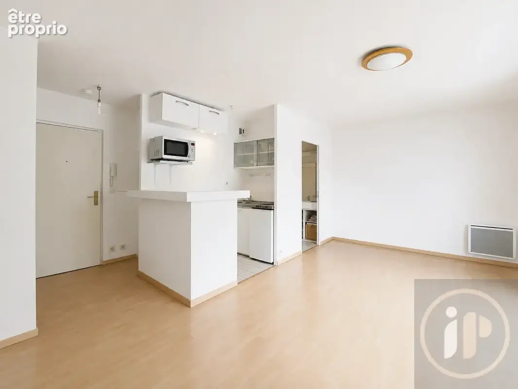 Studio proximité gare et commerces : Idéal investisseur ou primo accédant - photo 5