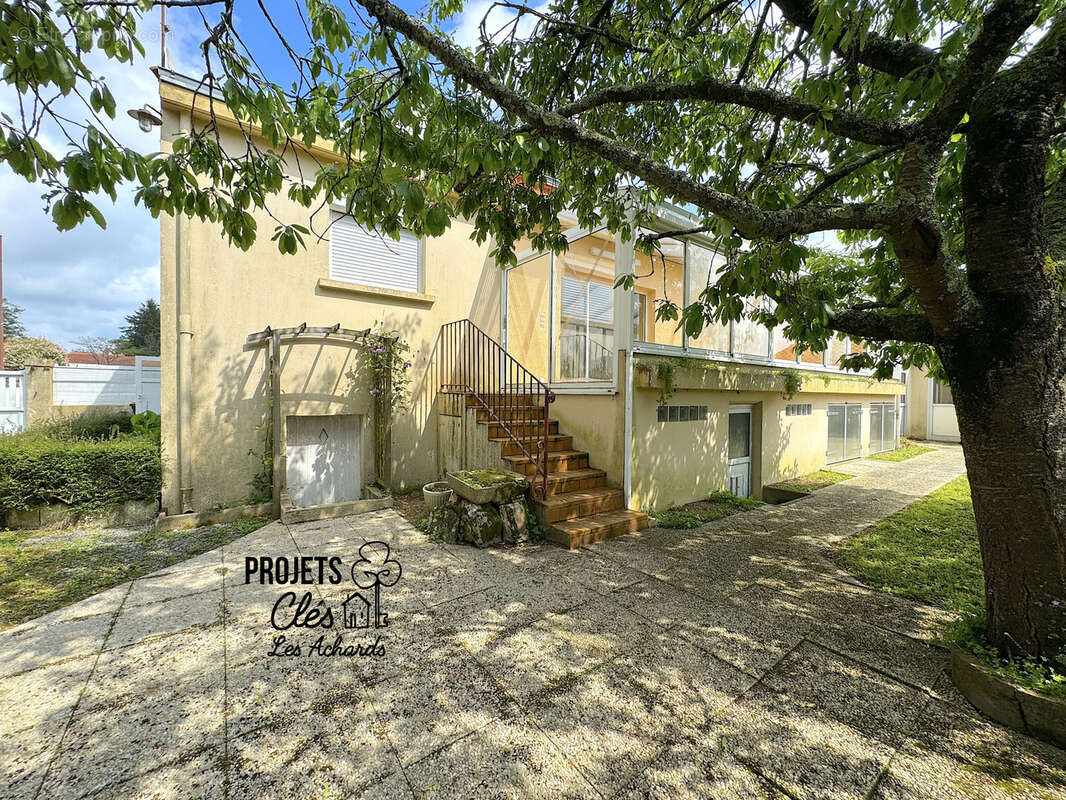 Maison à LE GIROUARD