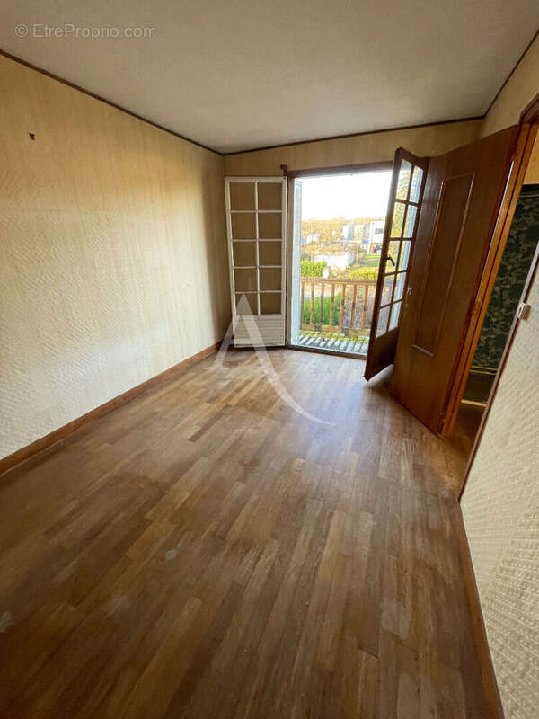 Maison à SAINT-JEAN-DE-BRAYE