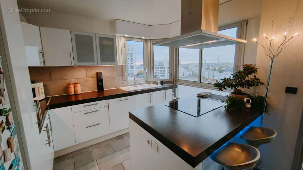 Appartement à COURBEVOIE