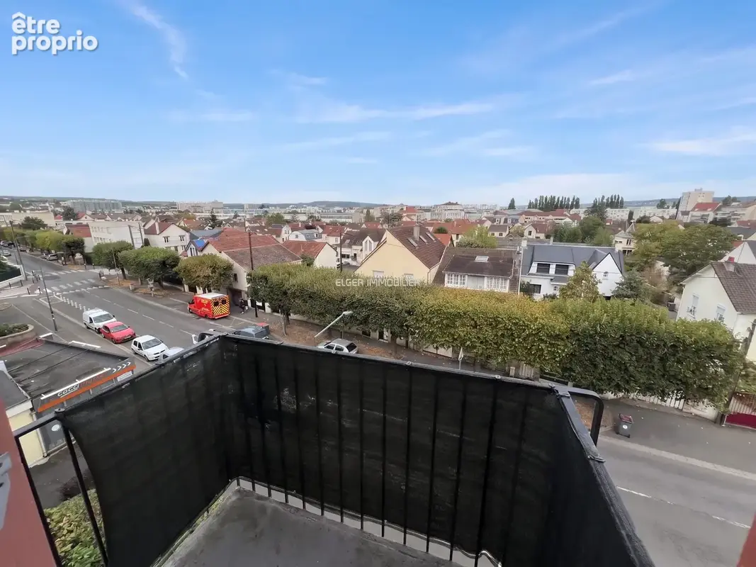 Appartement 4 pièces 68 m² à vendre à Poissy (78300) - photo 2