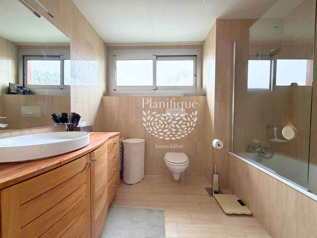 Appartement à FERNEY-VOLTAIRE