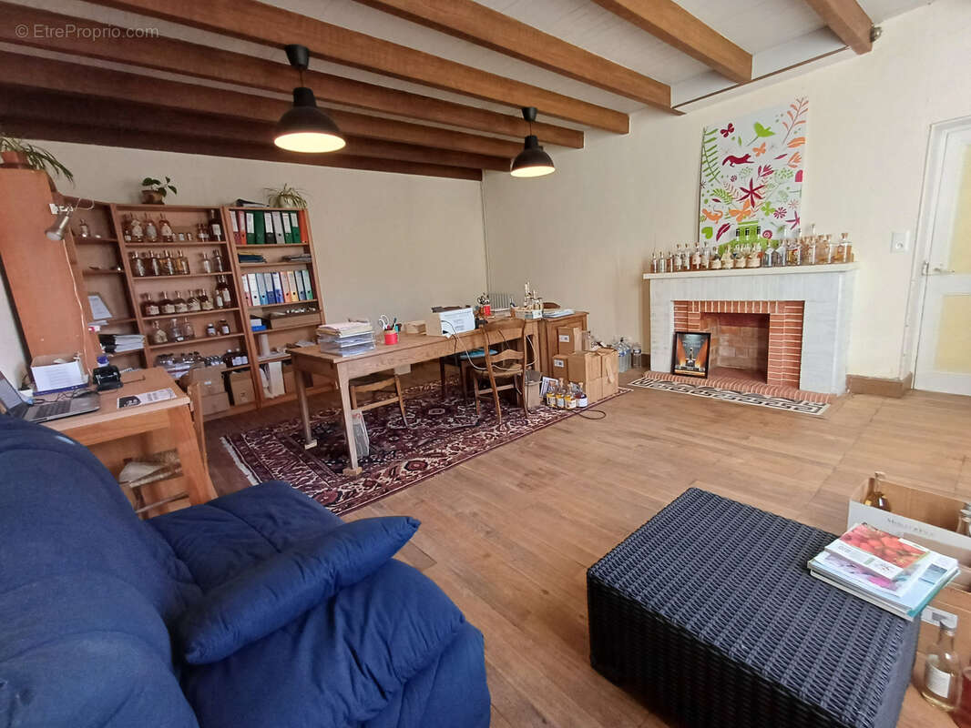 Maison à BAIGNES-SAINTE-RADEGONDE