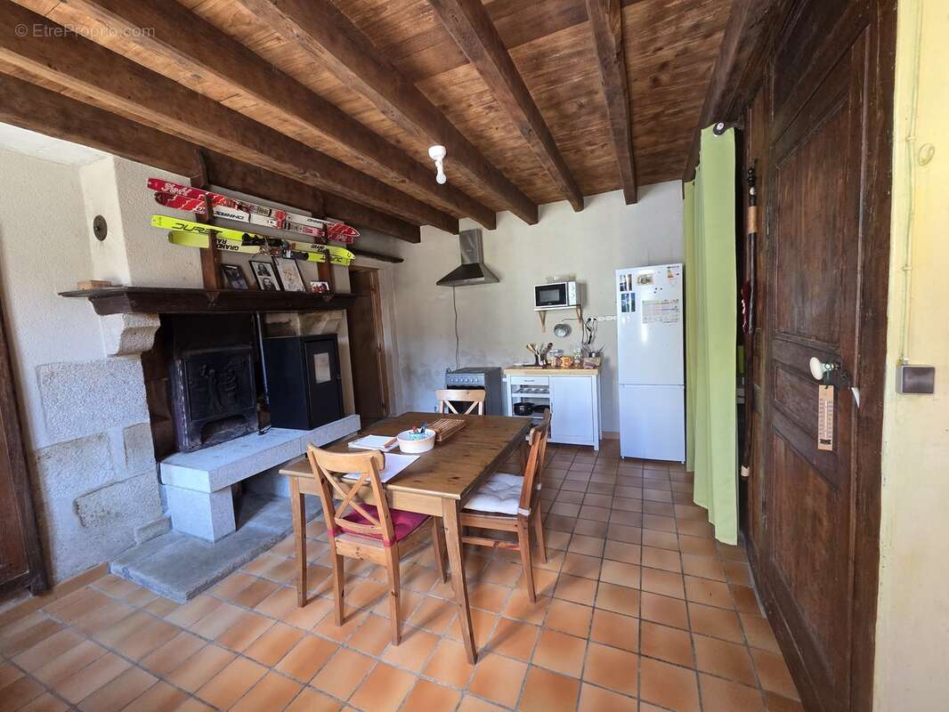 Appartement 105 m² à Arrenes  - photo 4