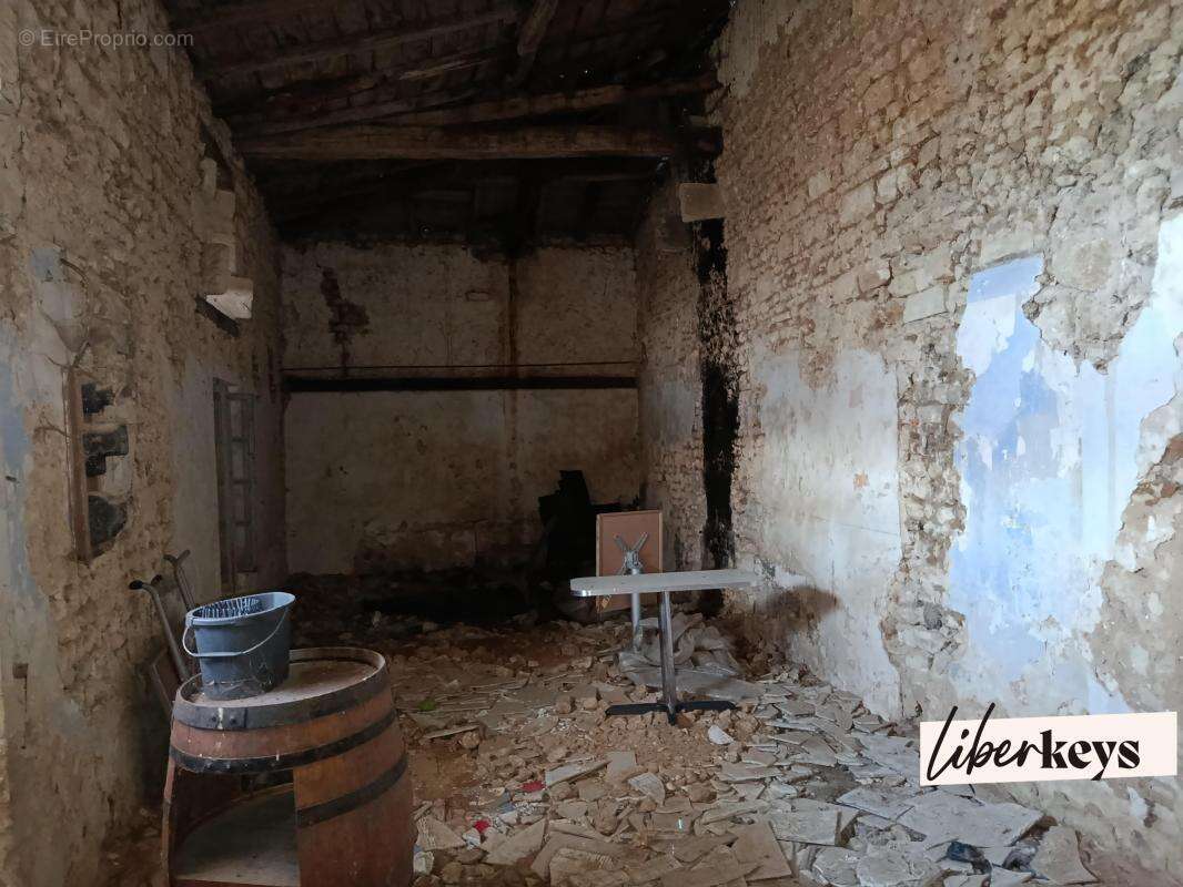 Maison à SAINT-GEORGES-DES-COTEAUX