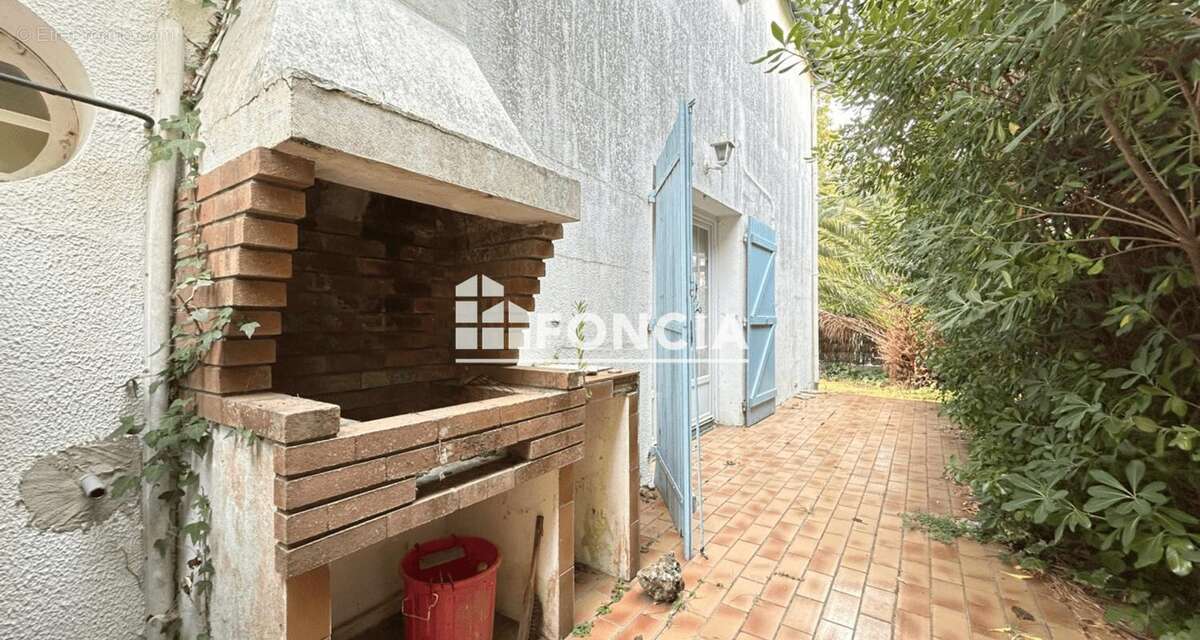 CAPBRETON CENTRE-VILLE - Villa Capbretonaise authentique à rénover - 167m² - Terrain 560m² - photo 4