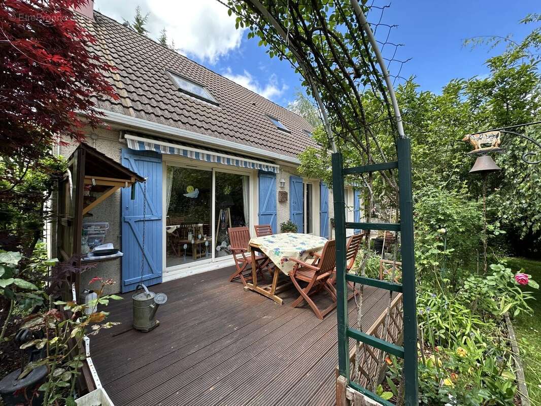 Maison à CHAMPHOL