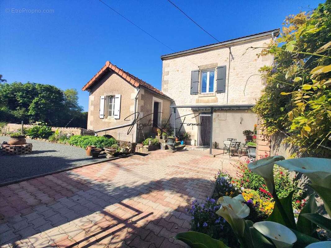 Maison à COULONGES-SUR-L&#039;AUTIZE