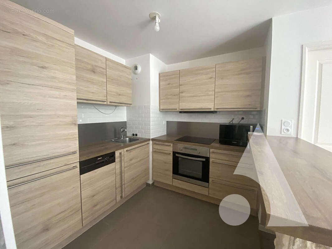 Appartement Crepy En Valois 1chambre / balcon 1 place de parking - photo 3