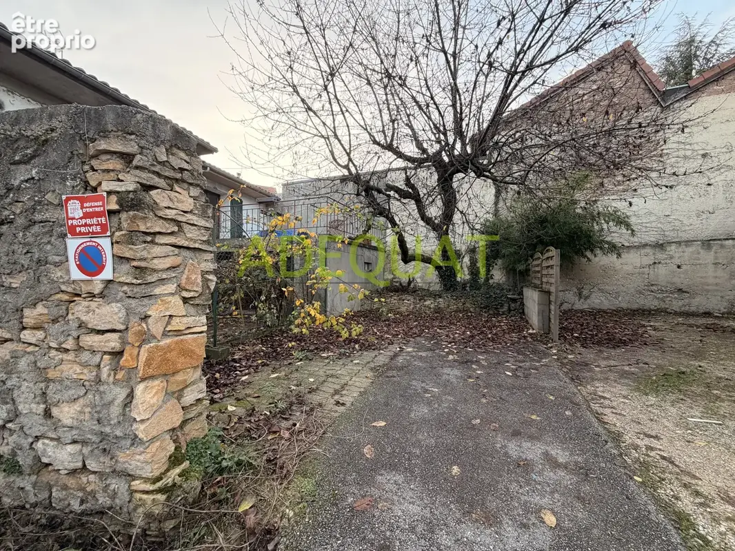 BOURGOIN JALLIEU CENTRE, maison de ville 3 chambres + stationnements... - photo 11