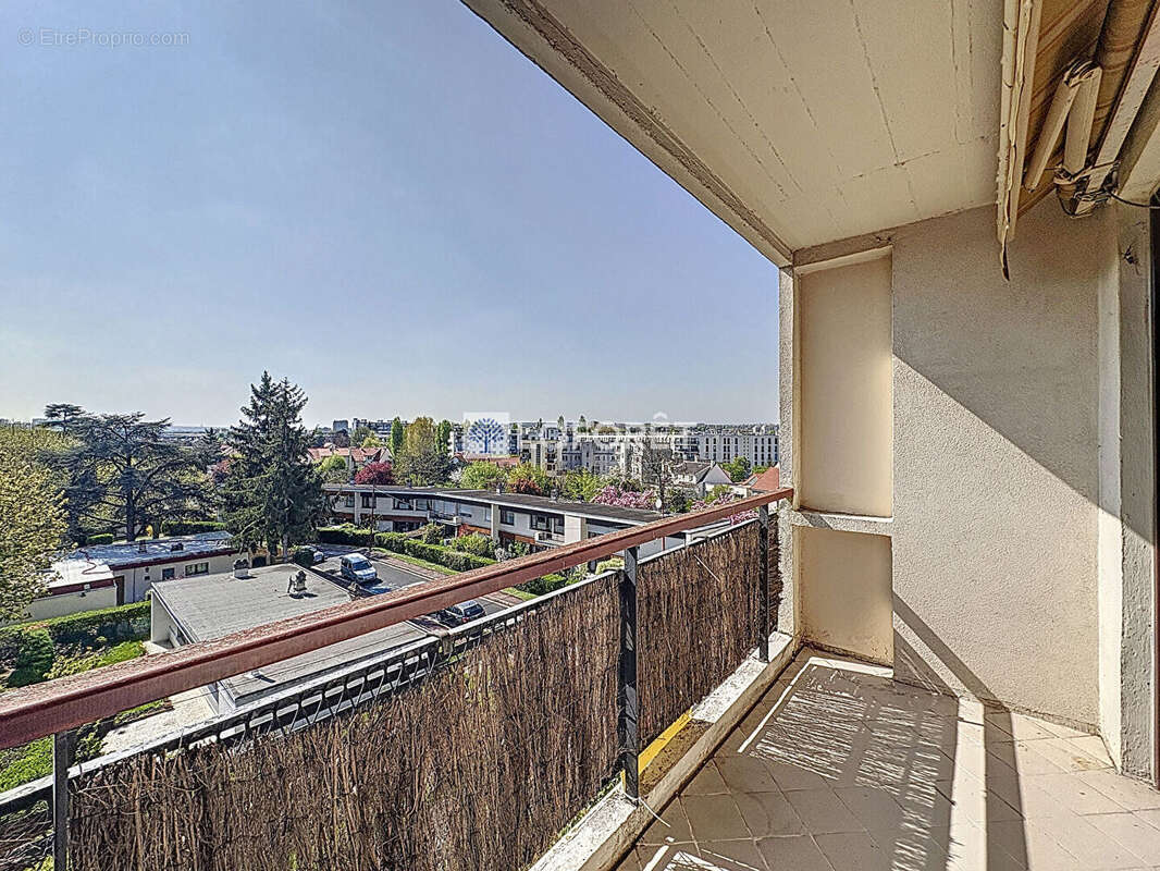 Appartement à FRESNES