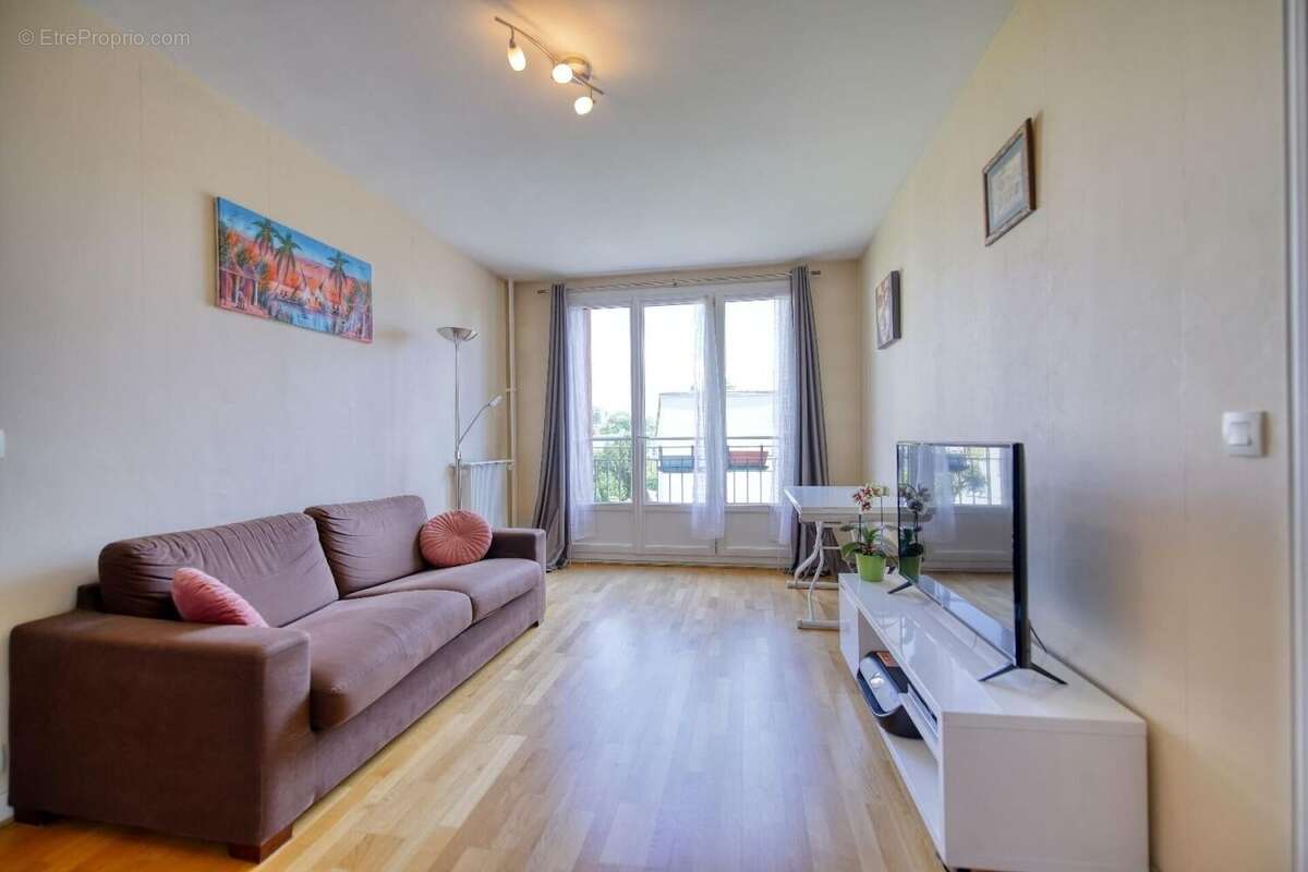 Photo 2 - Appartement à LE PLESSIS-ROBINSON