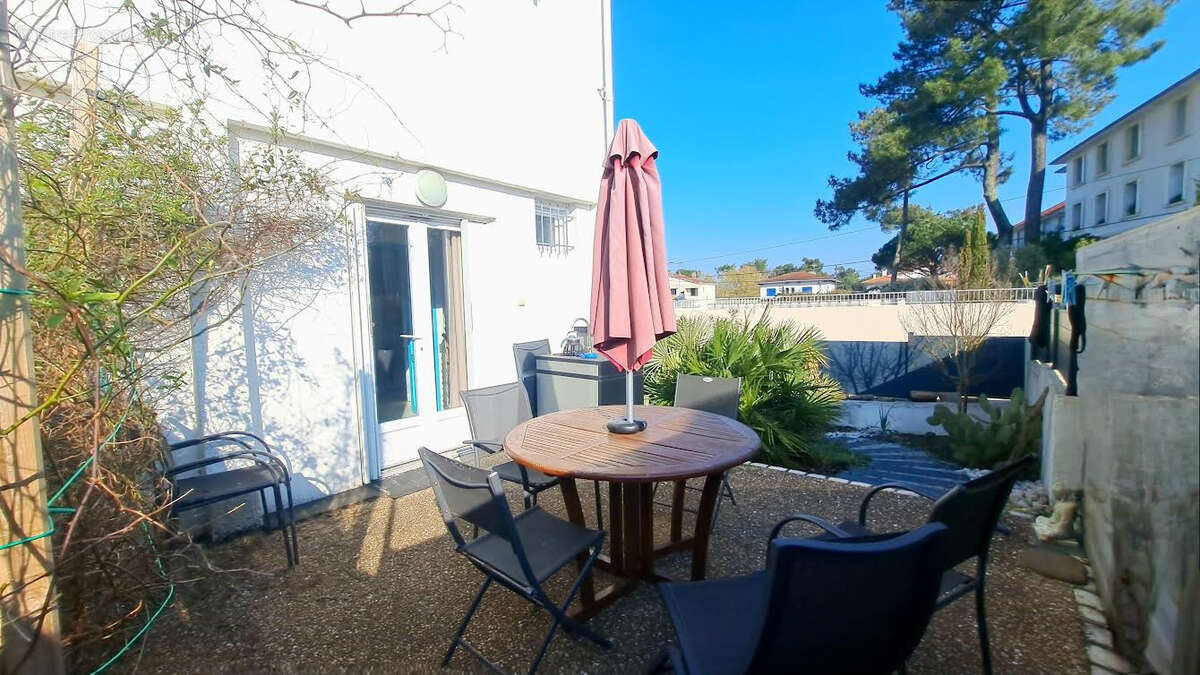 Maison à SAINT-GEORGES-DE-DIDONNE