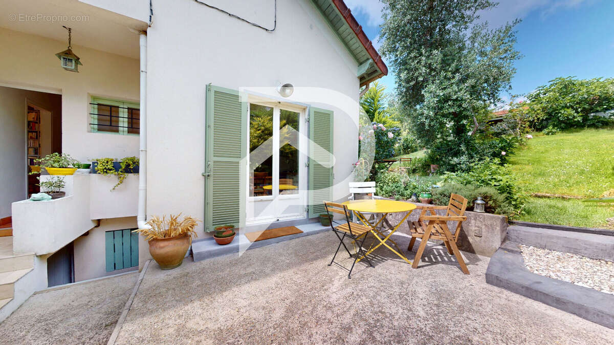 Maison à MAREIL-MARLY