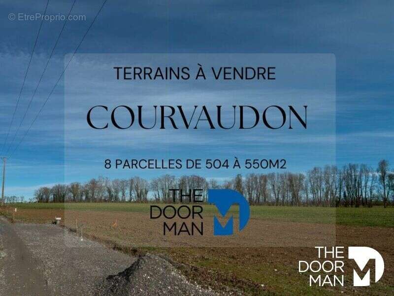 Terrain à COURVAUDON