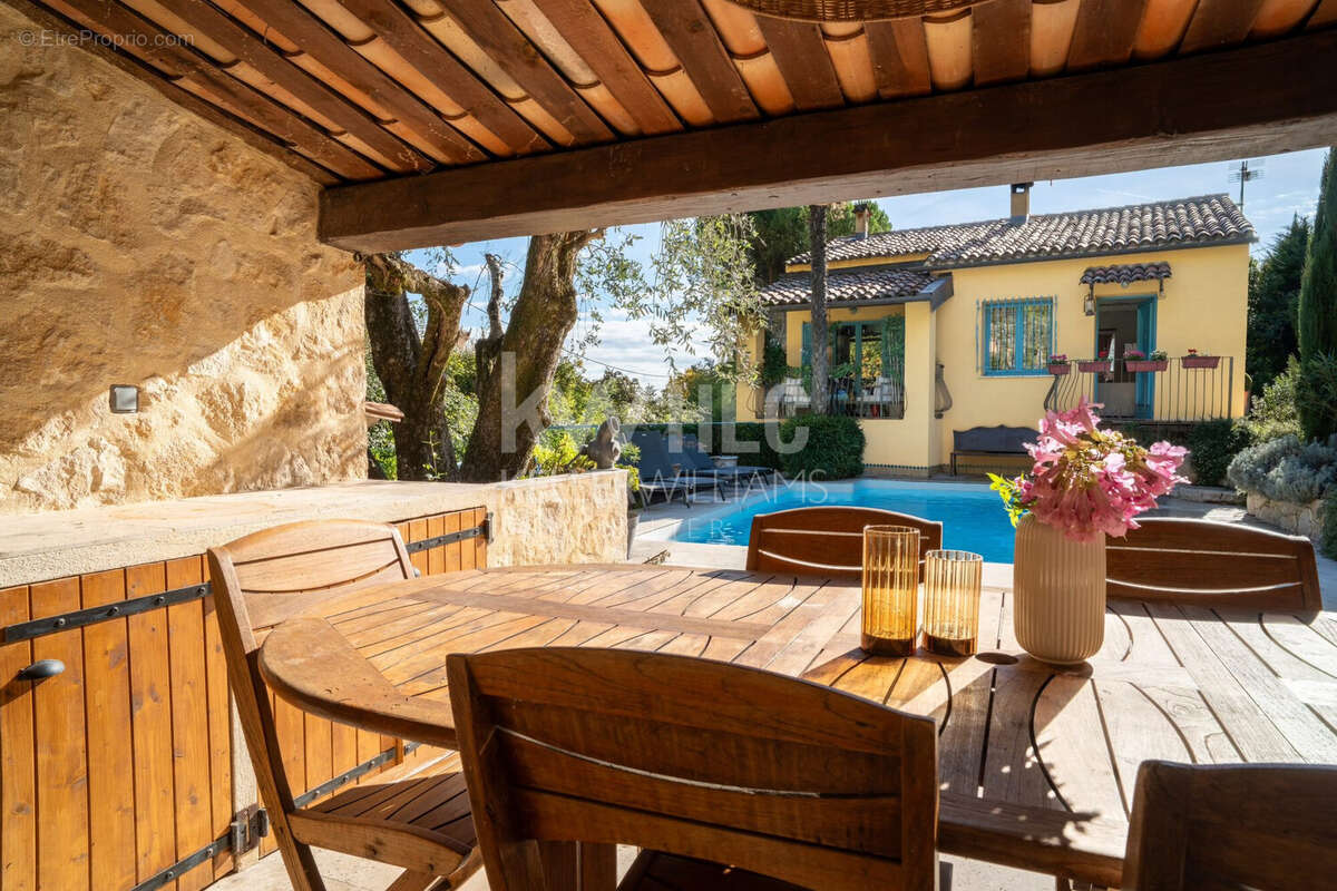 Maison à TOURRETTES-SUR-LOUP