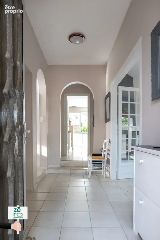 Maison d’architecte avec piscine à Avrillé   124 m2 habitables, sous-sol intégral et parc arboré de plus de 2 - photo 3