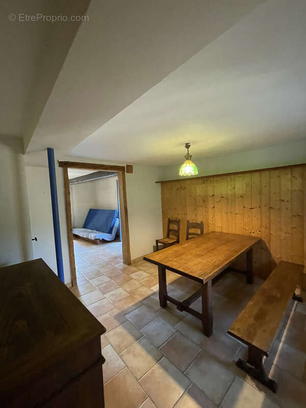 Dans un village de caractère au pied de la Montagne noire  -  Maison de village avec terrassse, jardinet, atel - photo 9