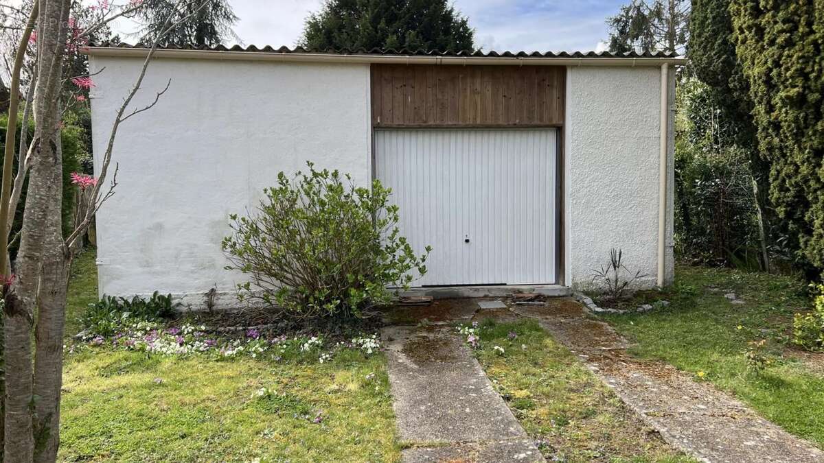 Maison à LES CLAYES-SOUS-BOIS