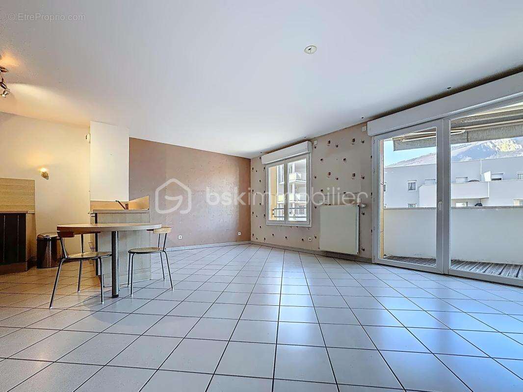 Appartement T4 de 83 m² avec terrasse – Fontaine - photo 4