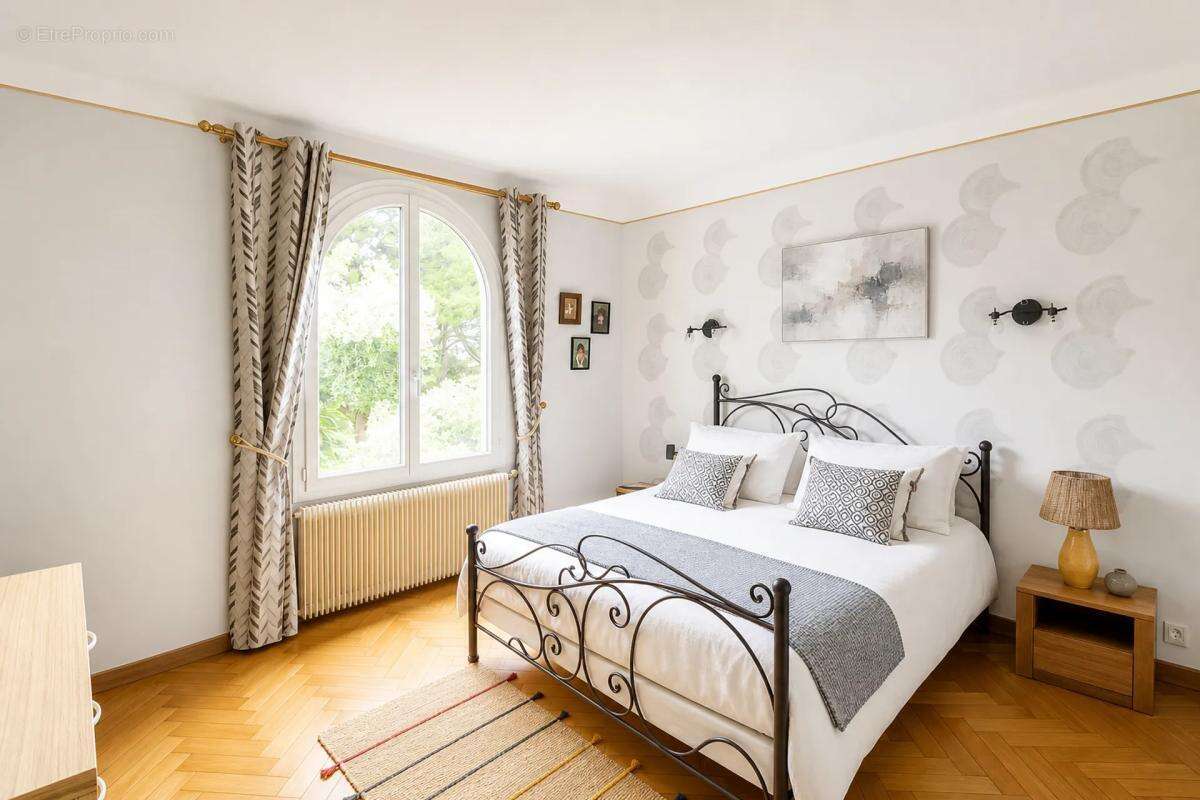 Armissan, propriété de 224 m2 dans un cadre naturel exceptionnel - photo 16
