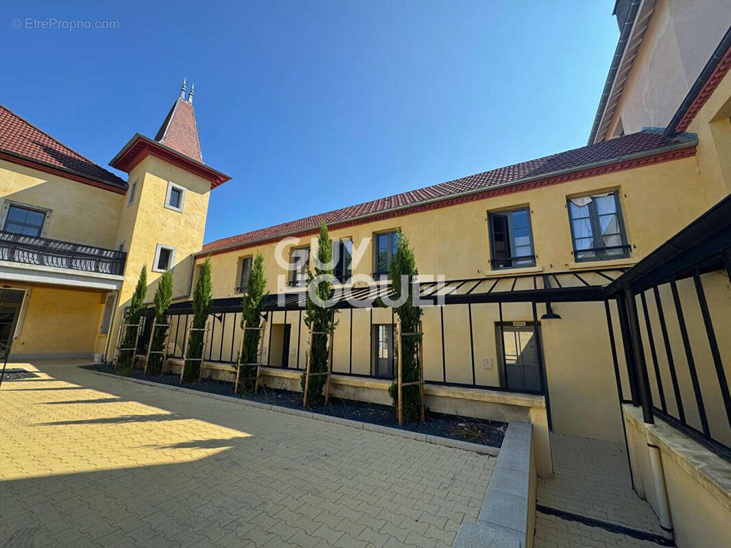 Appartement à BYANS-SUR-DOUBS