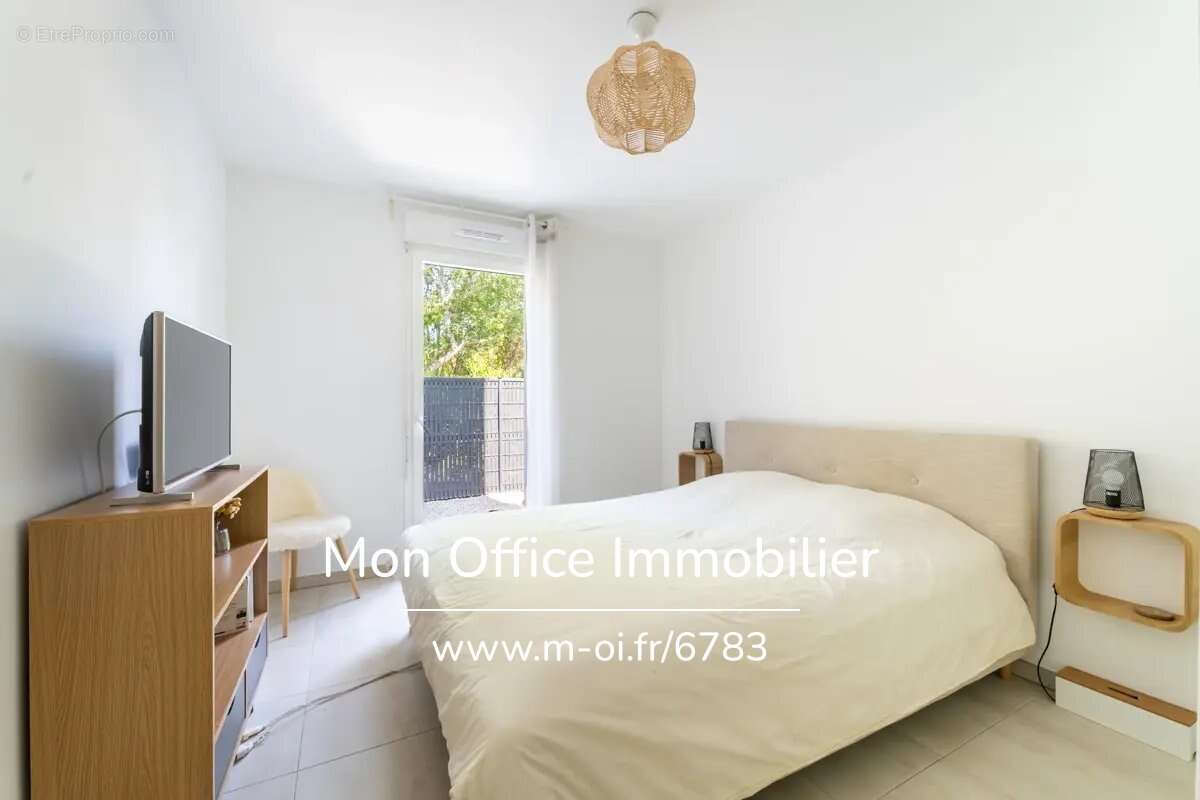 Appartement à EGUILLES